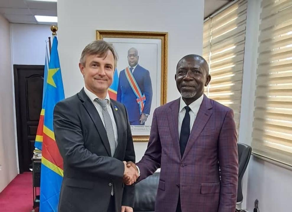L'ambassadeur de l'Ukraine en RDC et le secrétaire général de la santé publique [photo d'illustration]
