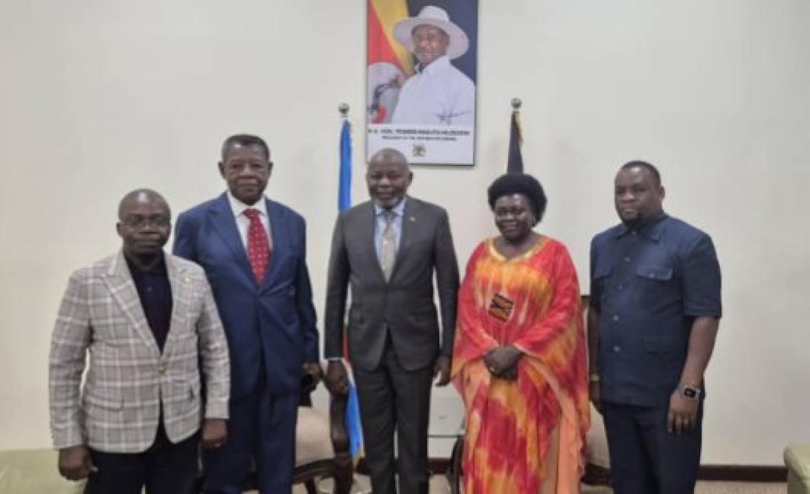 Le speaker de la chambre basse du parlement Vital Kamerhe en tête d'une délégation à Kampala