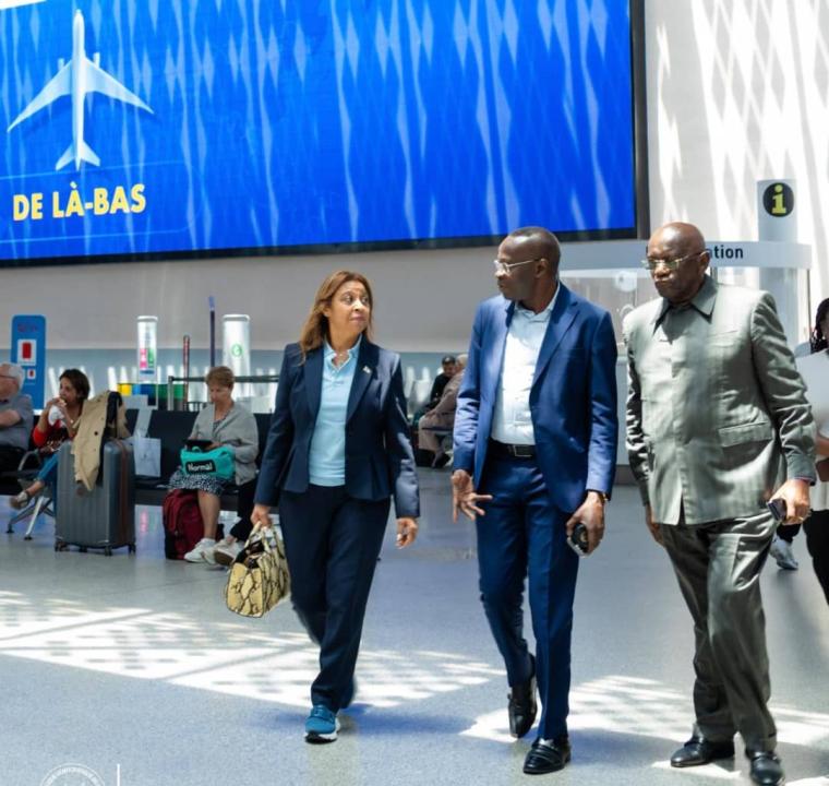 Le VPM Daniel Mukoko Samba accueilli à l’aéroport Mohammed V par l’ambassadeur de la RDC à Rabat