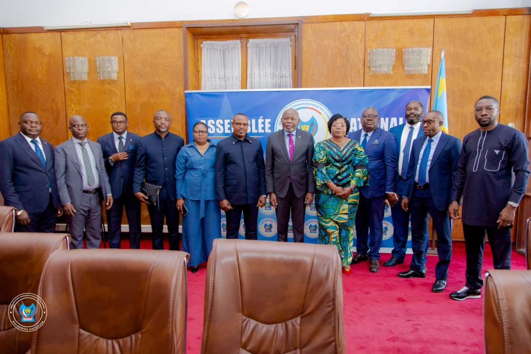 Le speaker de la chambre basse du parlement Vital Kamerhe et le caucus des députés nationaux du Lualaba, mardi 21 mai 2025