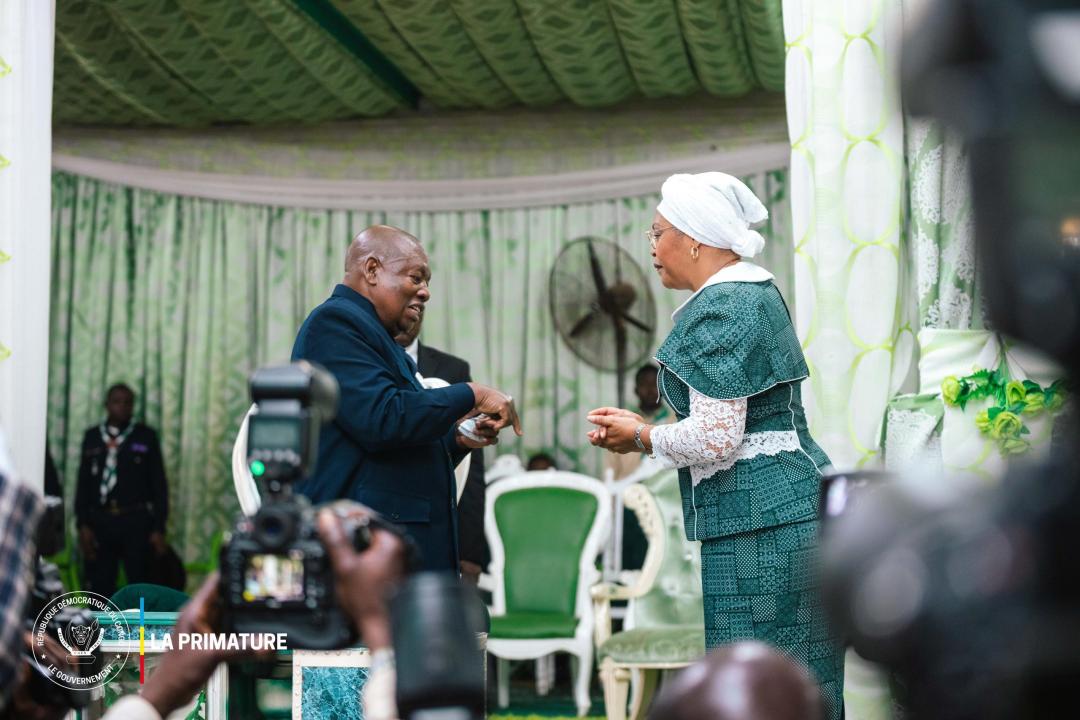 Un moment de communion entre la Première Ministre Judith Suminwa avec les fidèles kimbanguistes, marqué par un message d’unité, de paix et d’amour