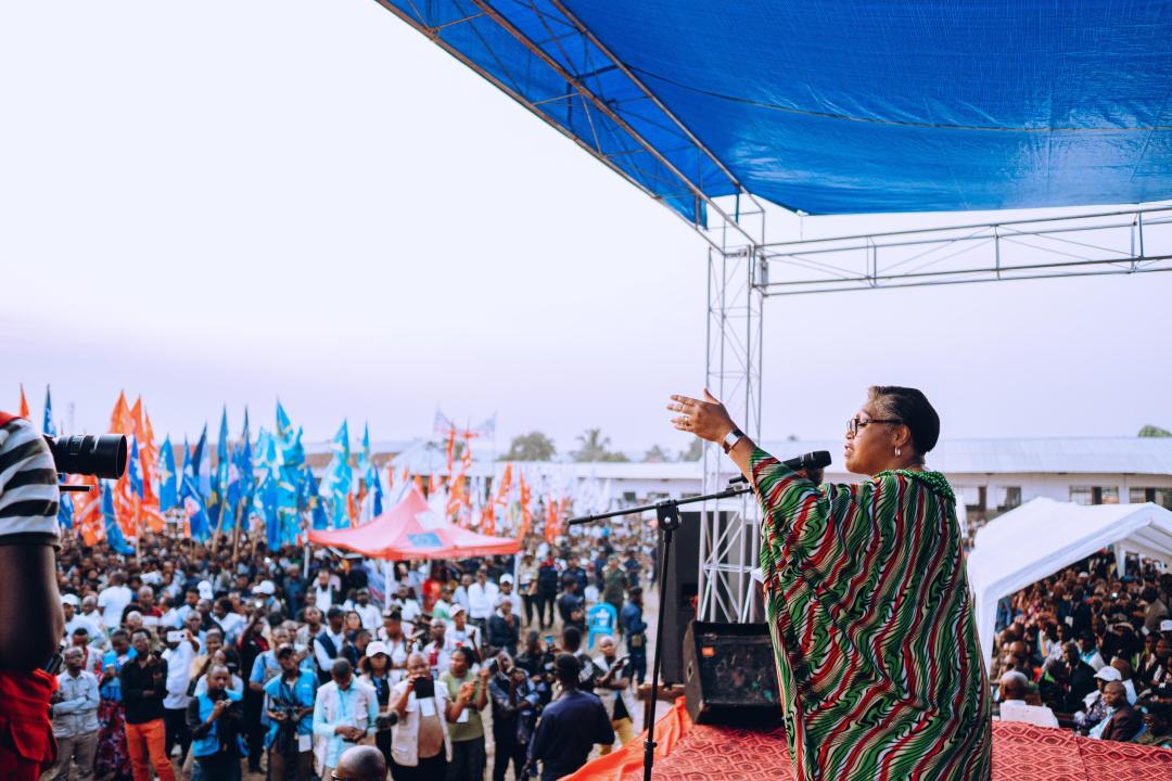 La Première Ministre Judith Suminwa communie avec la population de Tshikapa