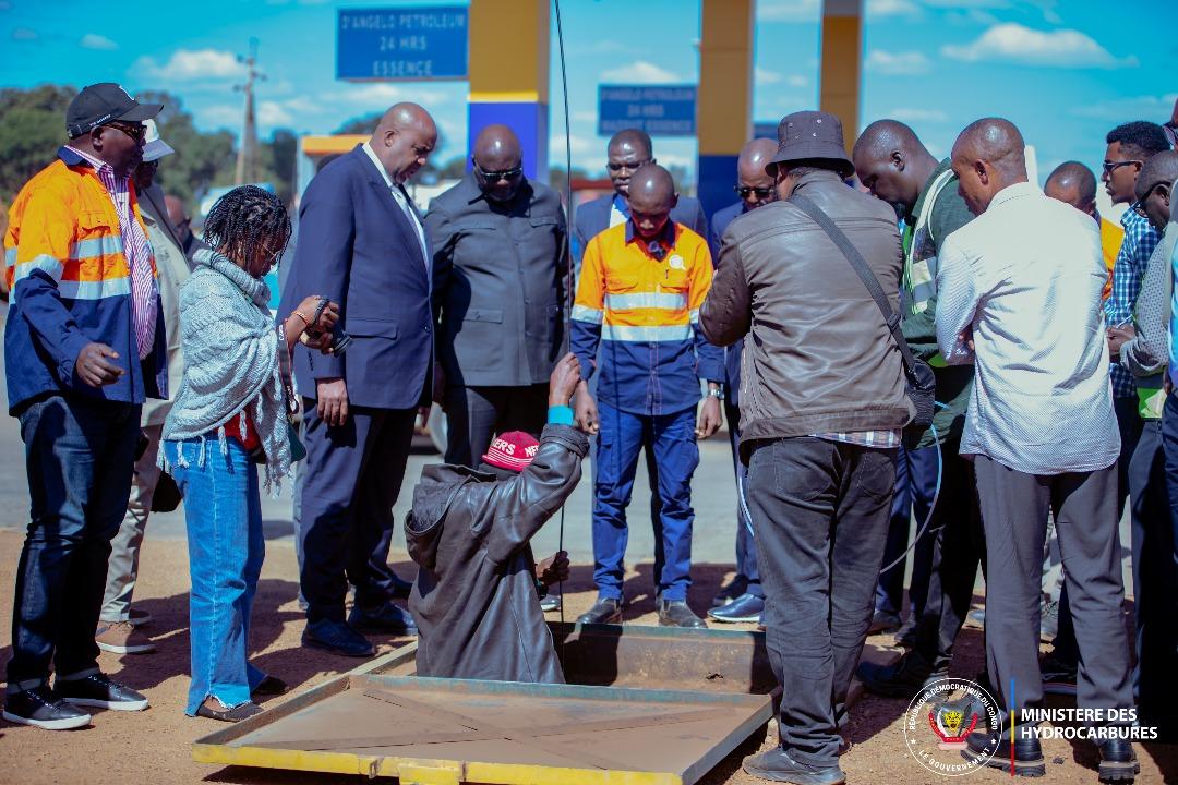 Le ministre des hydrocarbures Aimé Sakombi lors de l’inauguration, le 26 mai 2025 du nouveau site de marquage moléculaire des produits pétroliers à Lubumbashi [photo d'illustration]