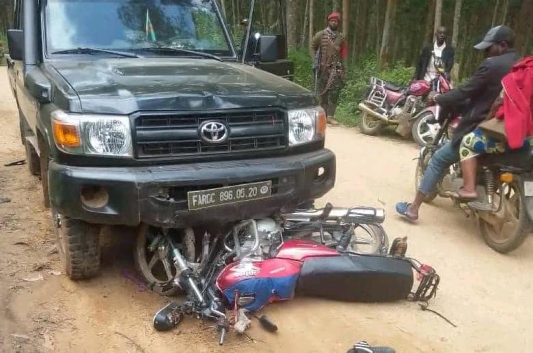Une moto écrasée par une jeep militaire des FARDC sur la route Lubero-Butembo
