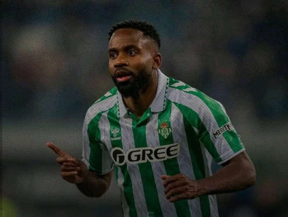 L'attaquant congolais Cédric BAKAMBU sous les couleurs du Réal Betis