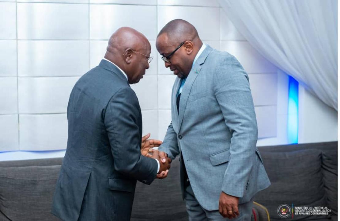 Le ministre de l’Intérieur du Congo Brazzaville reçu à Kinshasa par son homologue Jacquemain Shabani Lukoo