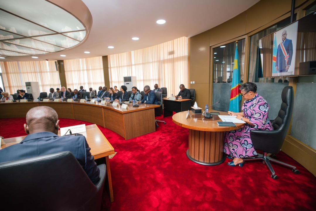 La Première Ministre Judith Suminwa lance à Kinshasa la Delivery Unit pour accélérer l’exécution des projets gouvernementaux