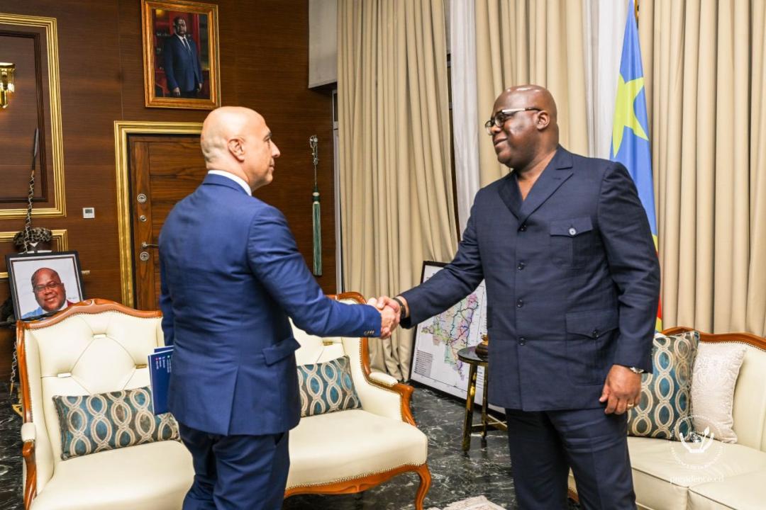 Le président de la République Félix Tshisekedi et Dino Sorrentino, ambassadeur de la République d'Italie en RDC, jeudi 29 mai 2025