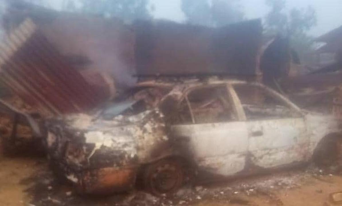 Plusieurs maisons, véhicules et biens de valeur incendiés lors d’une incursion armée à Mambembe dans le territoire de Lubero [photo d’illustration]