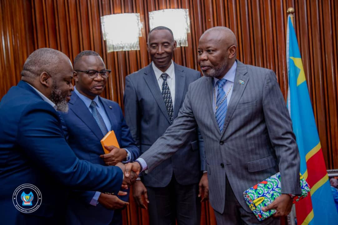 Le speaker de la chambre basse du parlement Vital Kamerhe et les membres de la commission spéciale chargée de contrôler la Gecamines, mardi 10 juin 2025