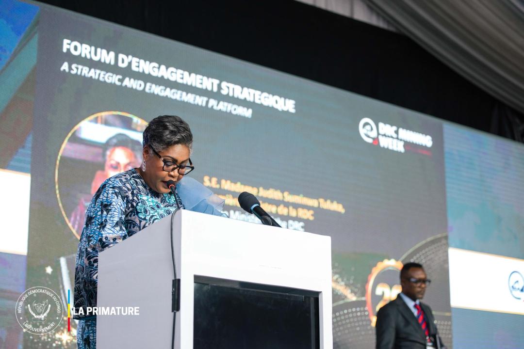 La Première Ministre Judith Suminwa Tuluka prononce son mot lors de la clôture de RDC Mining weeke tenu à Lubumbashi