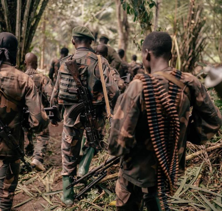 Des soldats FARDC en pleine patrouille des combats [photo d’illustration]