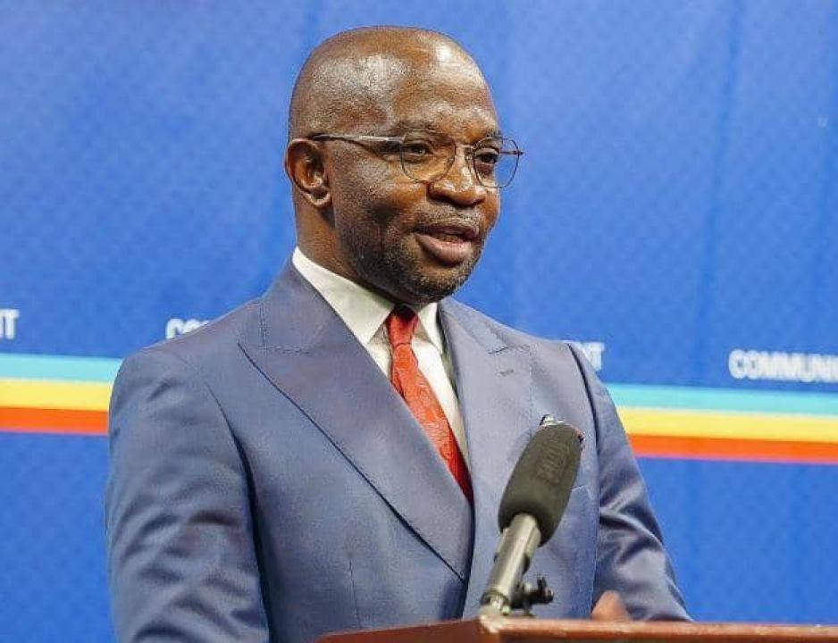 Marc Ekila, ministre de la Formation professionnelle en RDC, lors d’un briefing de presse à la RTNC