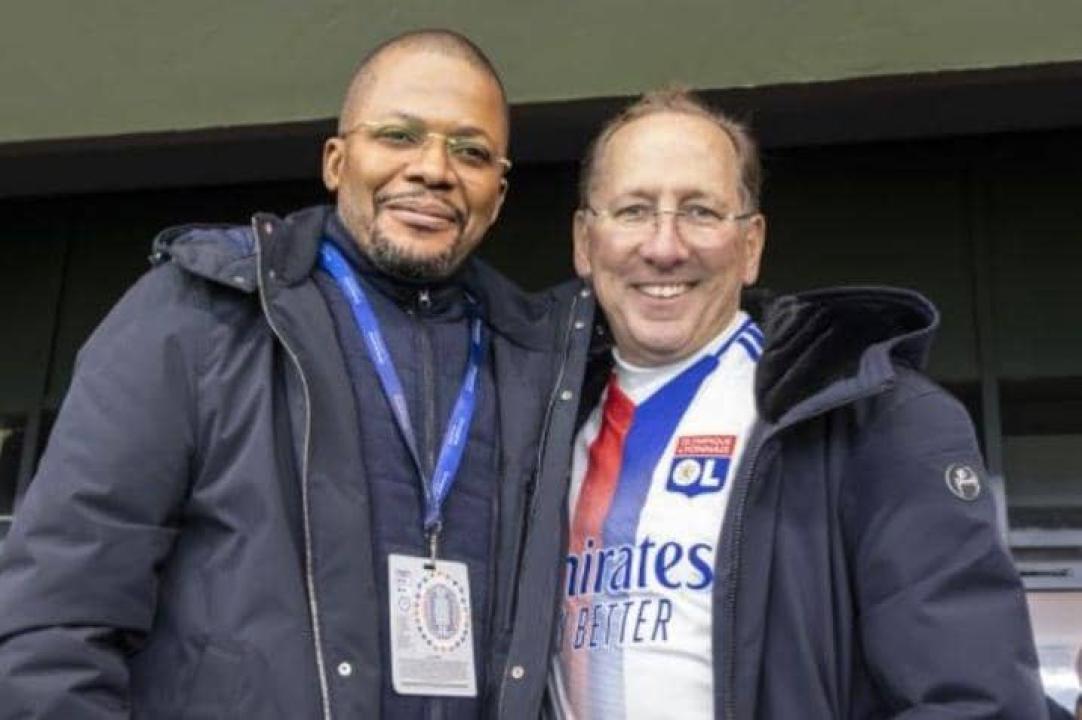 Didier Budimbu et le propriétaire de l'Olympique Lyonnais, John Textor. [Photo d'illustration]