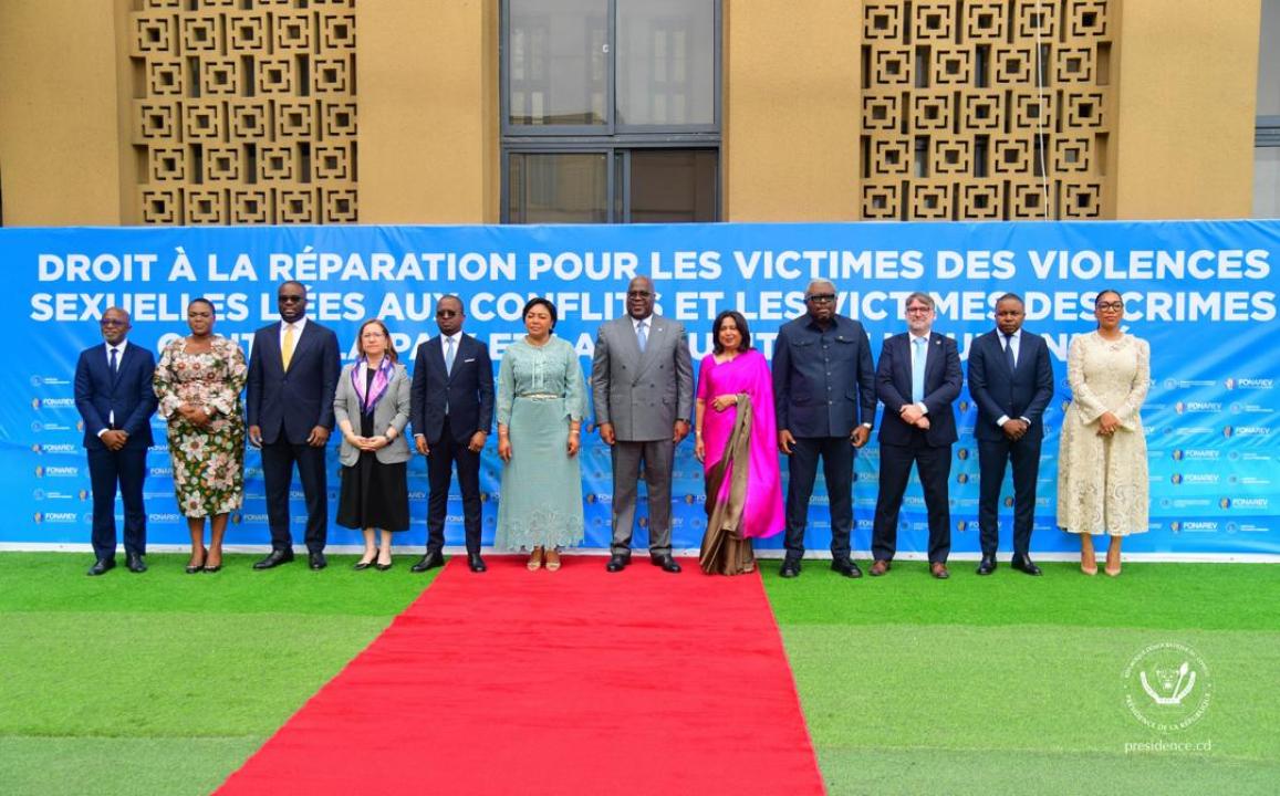 Le chef de l'État Félix Tshisekedi accompagné de la première dame, le DG du FONAREV et d'autres personnalités [photo d'illustration]