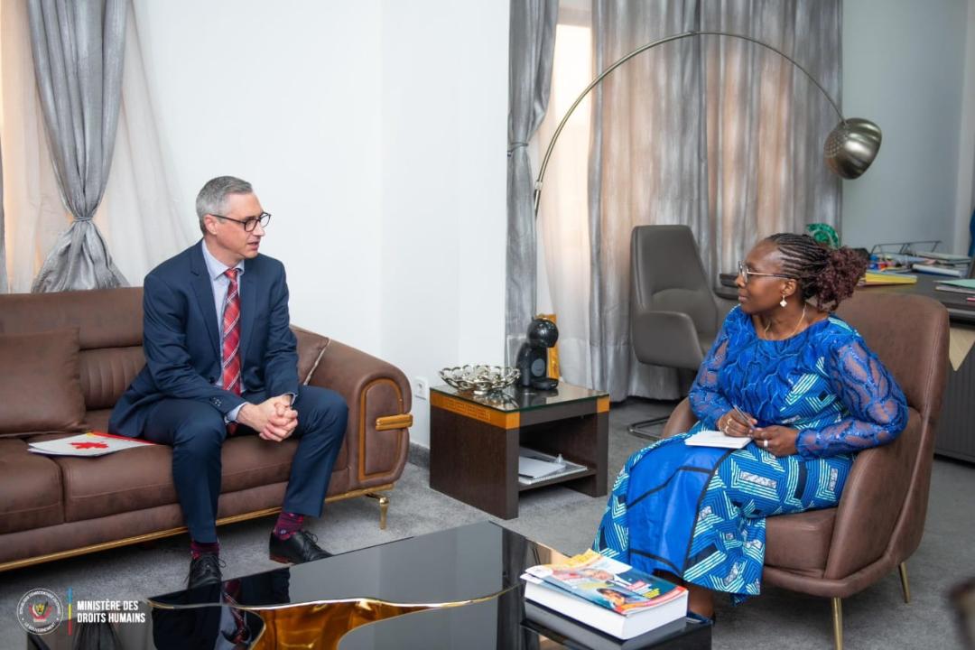 la Ministre des Droits humains, Chantal Chambu Mwavita, a reçu en audience Alexis Gilbert, conseiller politique et chargé d’affaires à l’ambassade du Canada à Kinshasa [photo d'illustration]
