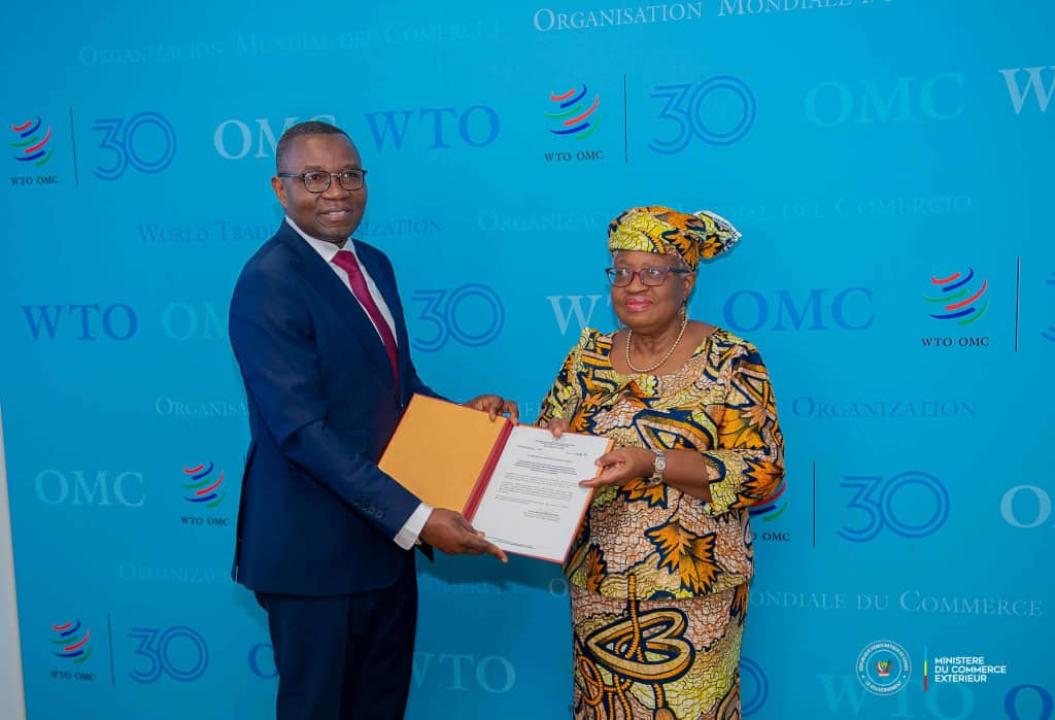 Le ministre Julien Paluku Kahongya a déposé, au nom de la RDC, les instruments de ratification de deux accords de l’OMC : l’un sur les subventions à la pêche, l’autre sur la facilitation des échanges commerciaux.