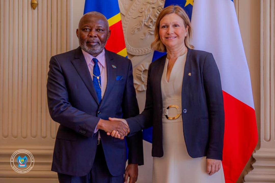 Le président de la chambre basse du parlement Vital Kamerhe et son homologue français Braun-Pivet, ce vendredi 11 avril à Paris