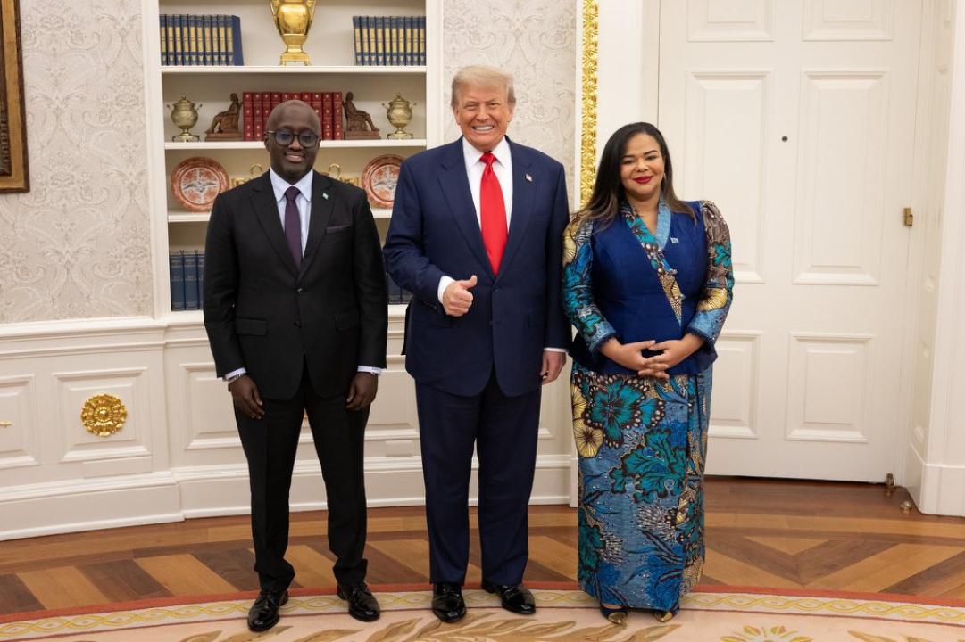Le président américain Trump avec les ministres des Affaires étrangères du Rwanda et la RDC après la signature de l’accord de paix à Washington [photo d’illustration]