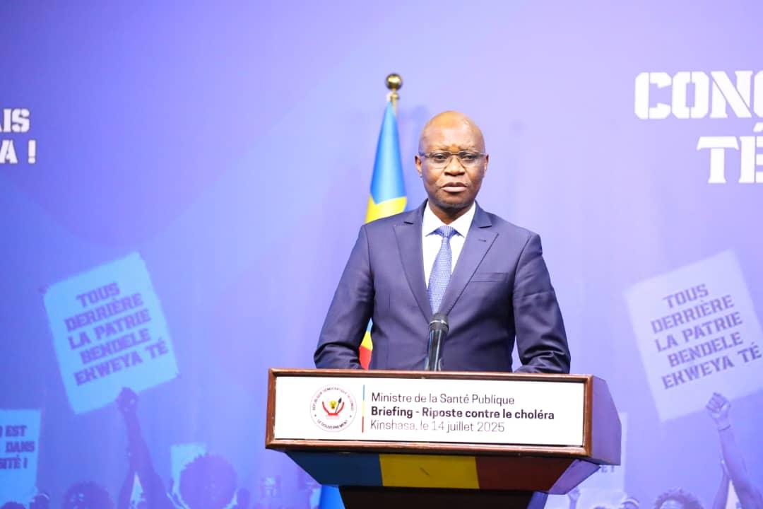 Le ministre de la Santé, Hygiène et Prévoyance sociale, Docteur Roger Kamba