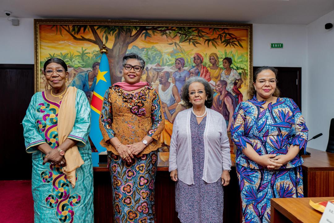 De g à d Catherine Samba-Panza (ancienne Présidente de la RCA), Judith Suminwa Tuluka (Première ministre de la RDC), Sahle-Work Zewde (ancienne Présidente de l'Éthiopie) et Thérèse Kayikwamba Wagner (Patronne de la diplomatie rd-congolaise)