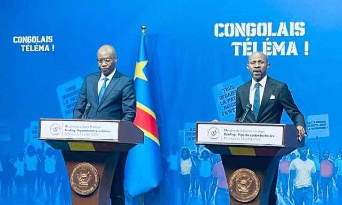 Le ministre de la Santé, Roger Kamba et celui de la Communication, Patrick Muyaya, lors du briefing de presse, à la RTNC, le 14.07.2025