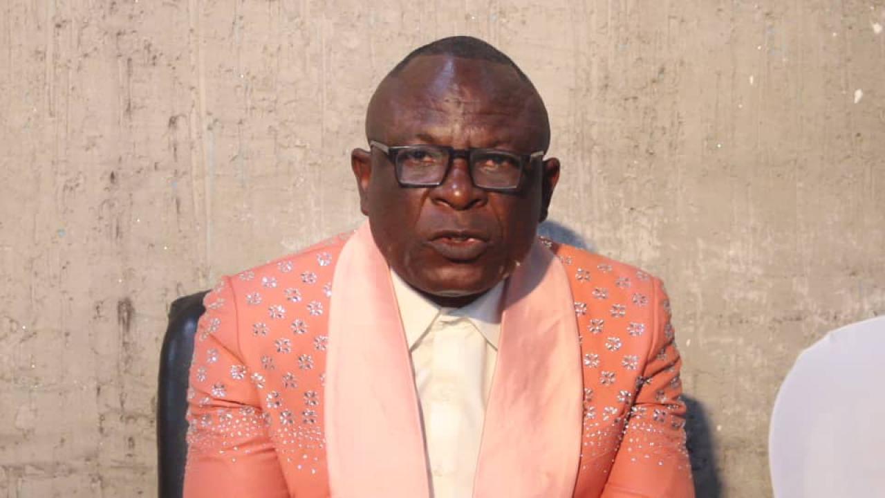 Le Révérend Pasteur Bruno NDOMBI MBONGE, Représentant légal de la Communauté Pentecôtiste La Bonne Nouvelle