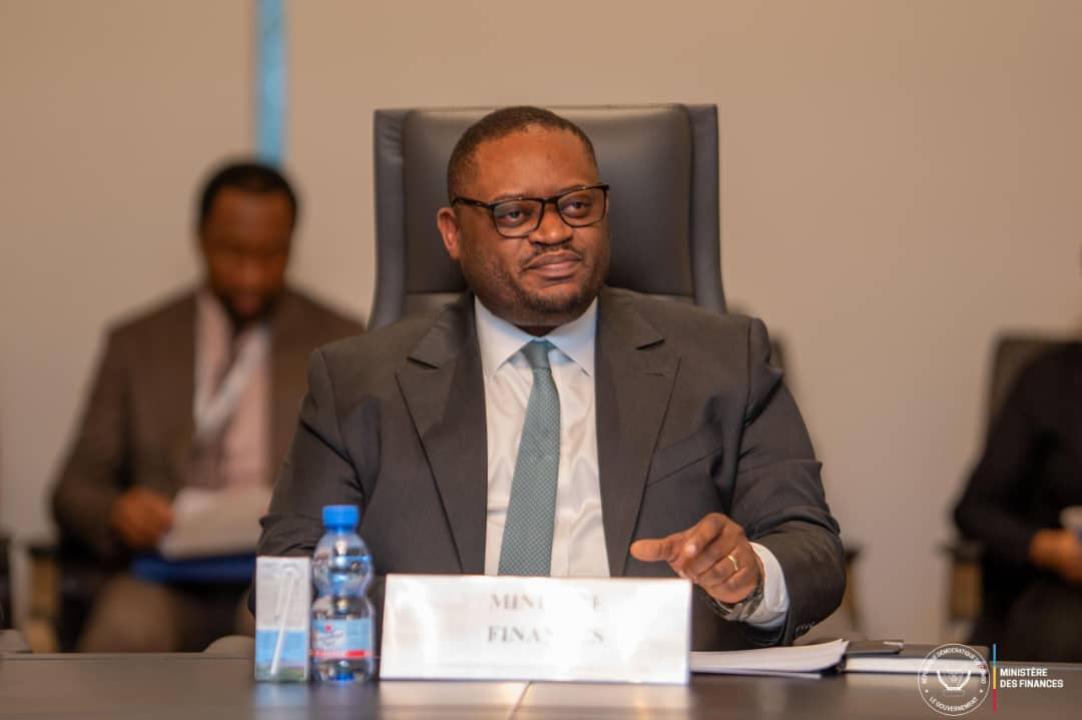 Le ministre des finances Doudou Fwamba Linkunde li- botayi