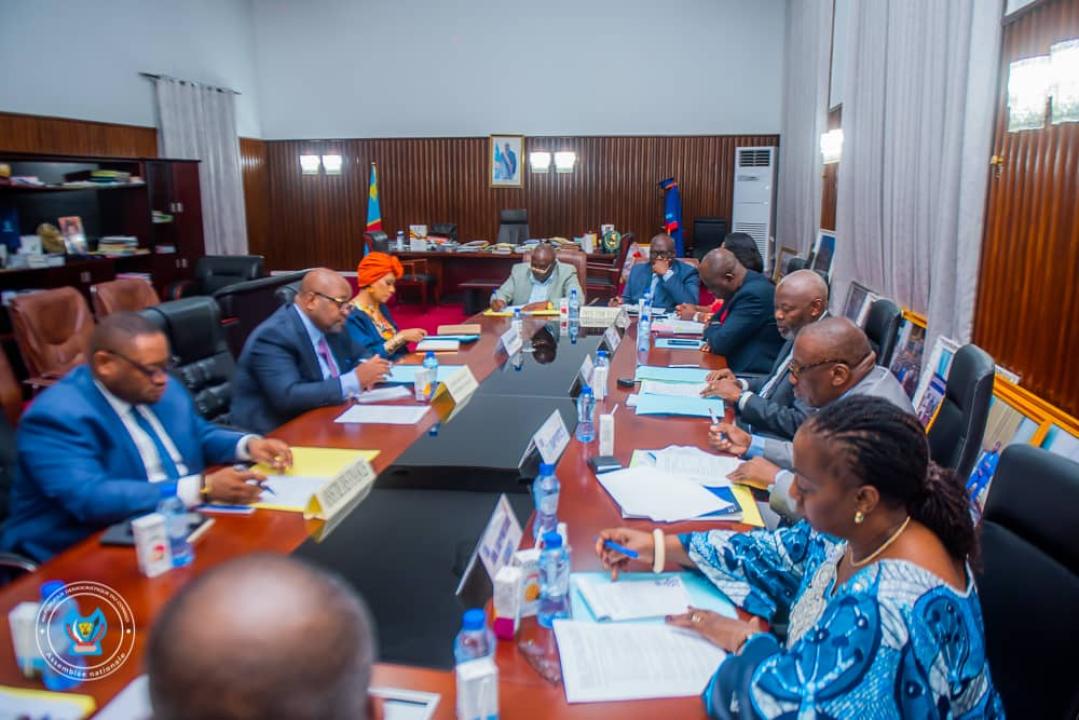 La réunion entre les membres du bureau de l'Assemblée nationale et quelques membres du gouvernement, jeudi 24 juillet 2025