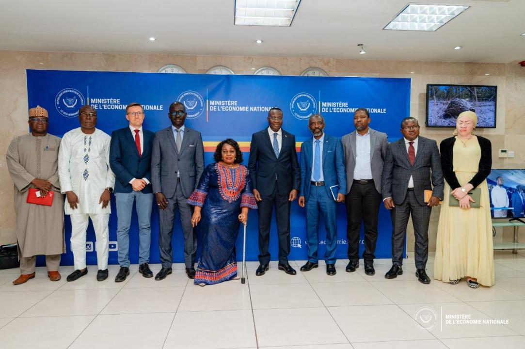 Le ministre de l'économie nationale Daniel Mukoko Samba et la délégation de CBM, conduite par Irène Esambo, ministre déléguée en charge des personnes vivant avec handicap [photo d'illustration]
