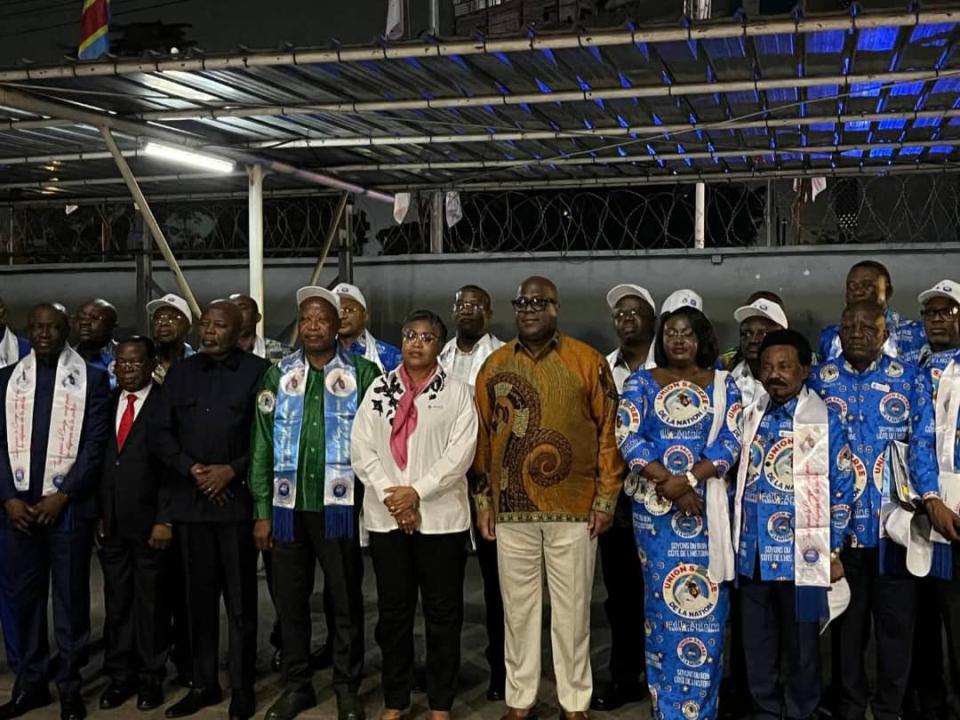 Le chef de l'État Félix Tshisekedi et les cadres de l'Union sacrée en réunion, dimanche 10 août 2025