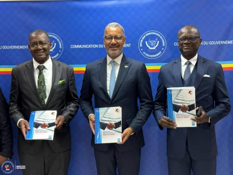 Le ministre des Mines, Kizito Pakabomba, et l'équipe du Cadastre minier (CAMI) [photo d'illustration]