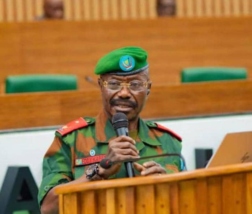 Le général de Brigade Eddy Kapend Yrung, commandant de la 22è région militaire