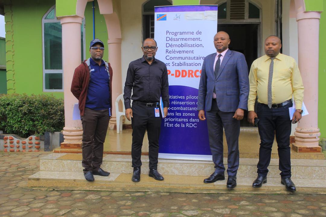 Une délégation du Mercy Corps (à gauche) reçu par le leadership du P-DDRCS Nord-Kivu (à droite), dans le cadre de la présentation du projet RESET