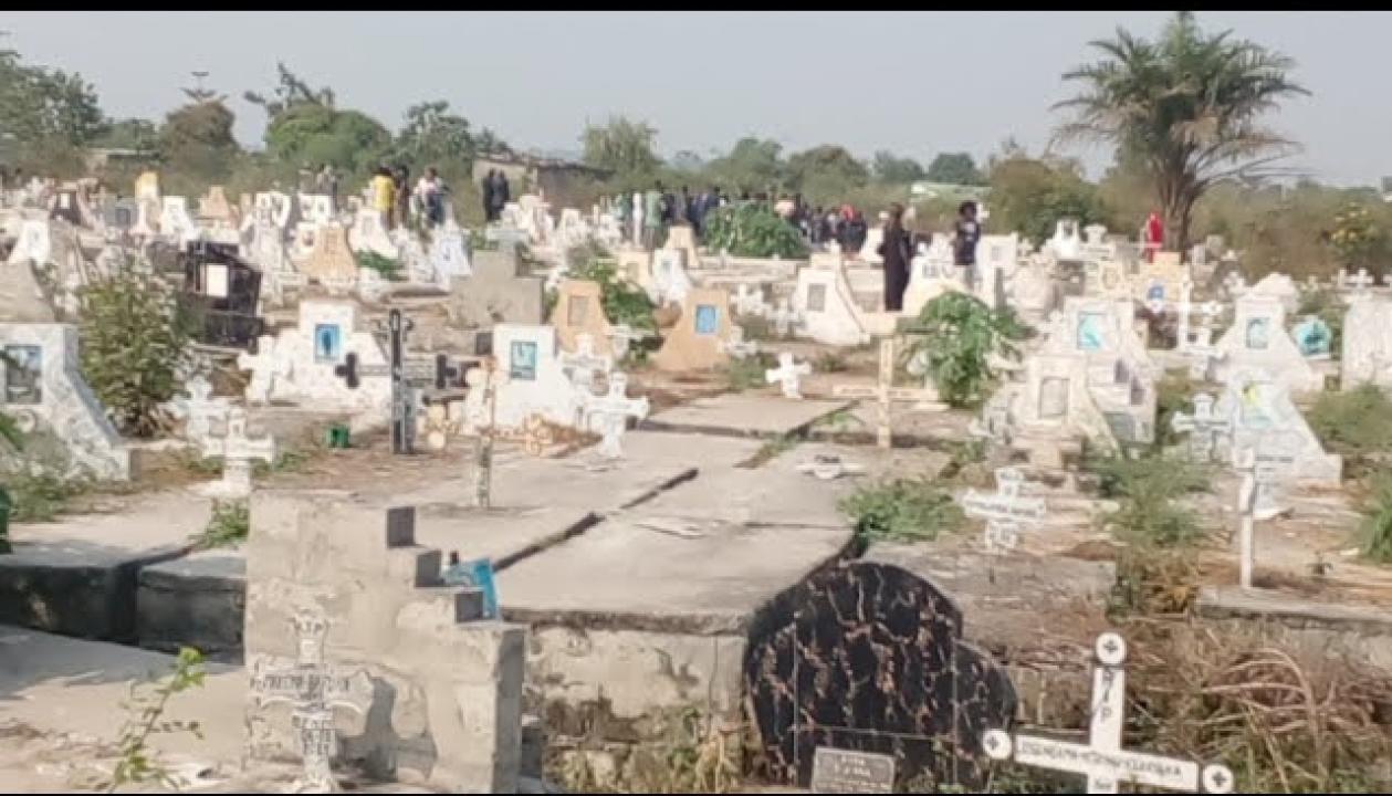 Vue d'un cimetière à N'djili brasserie dans la commune de N'sele à Kinshasa