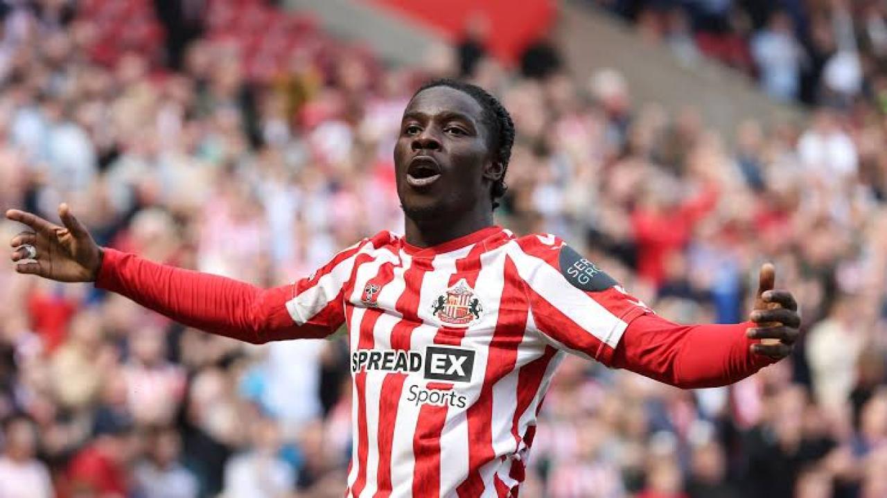 Éliezer Mayenda célébrant un but sous les couleurs de Sunderland AFC [photo d'illustration]