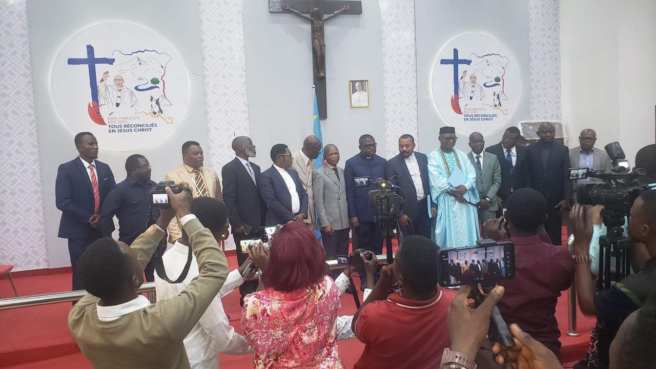 Les membres de la confession religieuse toute tendance confondue