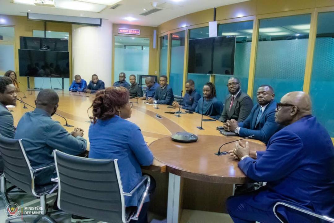 Le ministre des Mines, Louis Watum, échange avec les jeunes sur la gouvernance des ressources naturelles en RDC