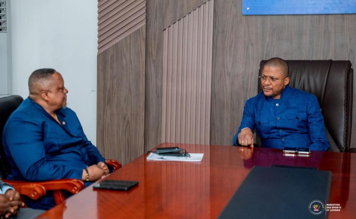 Freddy L’A Kombo,  président de la FEKACO-do reçu par le ministre des Sports Didier Budimbu [photo d’illustration]