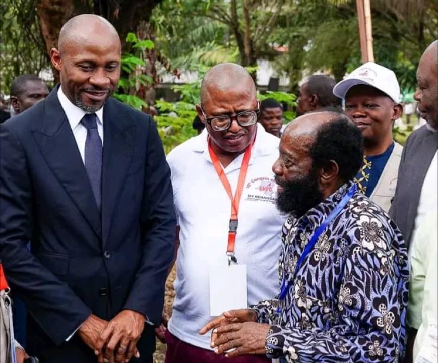 Patrick Muyaya et le Professeur Paul Malembe Tamandiak [photo d'illustration]