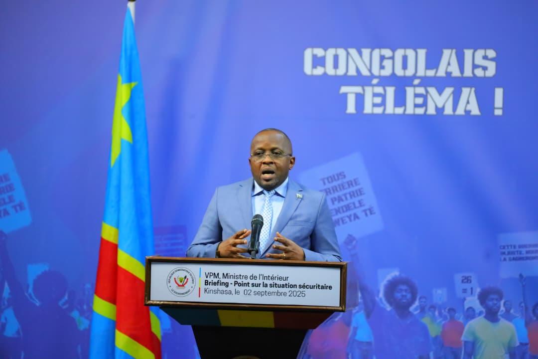 Le VPM Jacquemain Shabani lors du briefing de presse de mardi 02 septembre 2025
