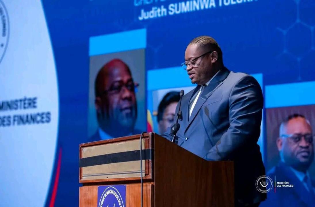 Doudou Fwamba, ministre des finances