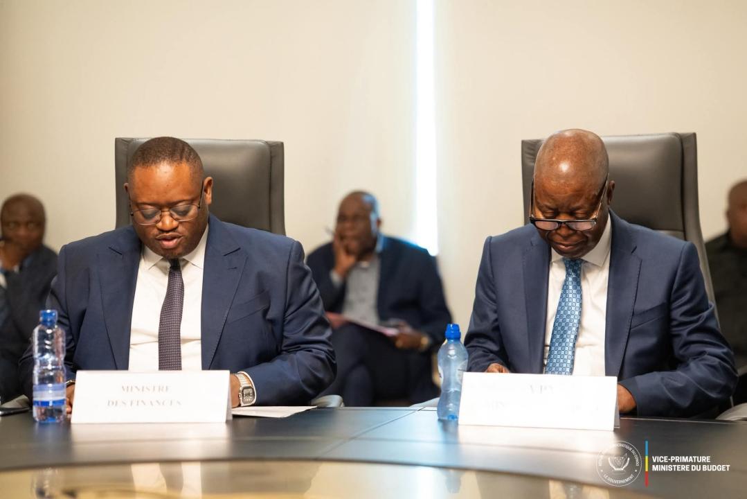 Le Ministre des finances Doudou Fwamba et le VPM en charge du Budget