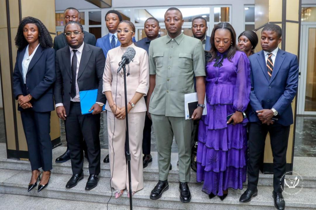 Le Président Tshisekedi reçoit, à la Cité de l’OUA, la nouvelle équipe du Conseil national de la Jeunesse, conduite par la ministre Grâce Emie Kutino