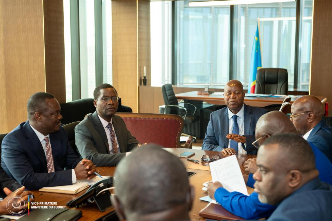 Le VPM en charge du budget en plein échange avec le Chef de mission du FMI en RDC
