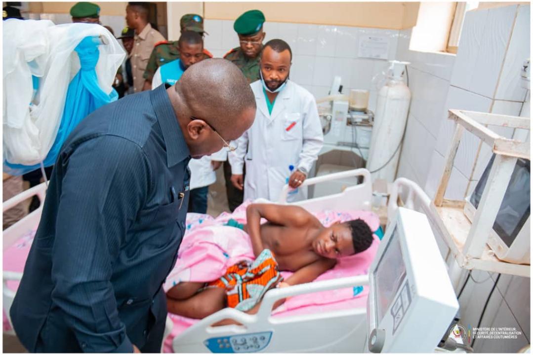 Le VPM Jacquemin SHABANI et l'équipe gouvernementale en entretien avec les forces vives à Uvira [photo d'illustration]