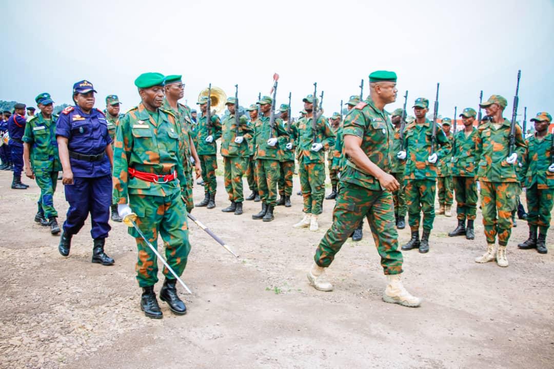Le général-major Jérôme Shiko Tshitambwe en mission d’inspection à Bandundu-Ville