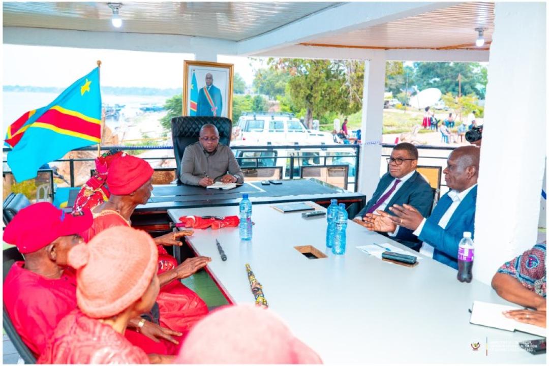 Le VPM de l'intérieur , Jacquemain Shabani présidant le Conseil provincial de sécurité à Inongo