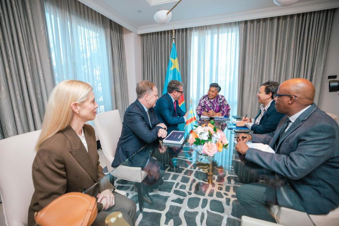 La Première Ministre de la RDC, Judith Suminwa échange avec avec des investisseurs