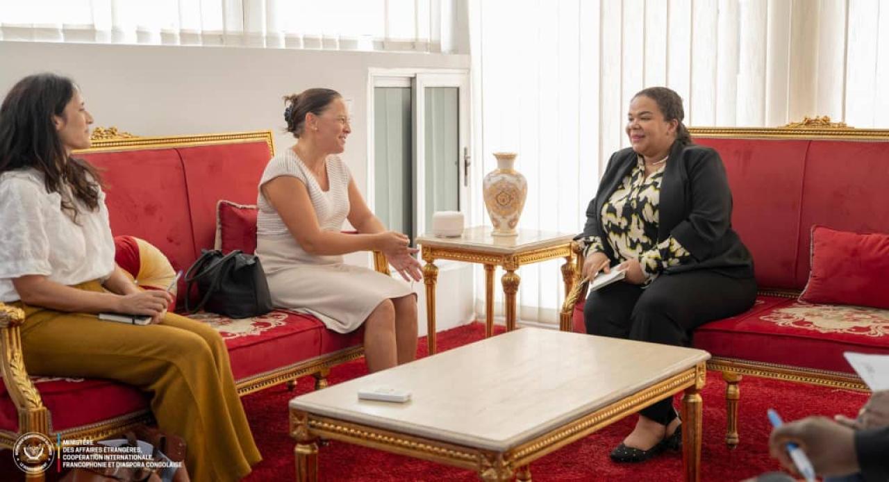 La Ministre congolaise des affaires étrangères Thérèse Kayikwamba Wagner et l'ambassadrice du Royaume de la Belgique en RDC Roxane de Bilderling